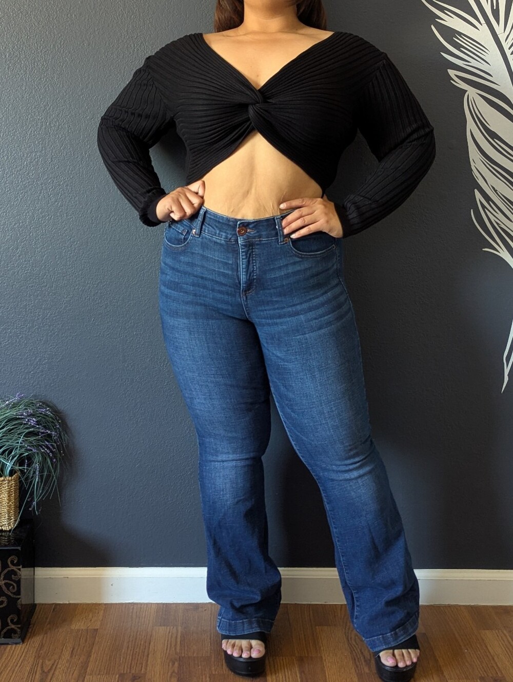 Daisy Black Crop Top - Picture 2 of 8